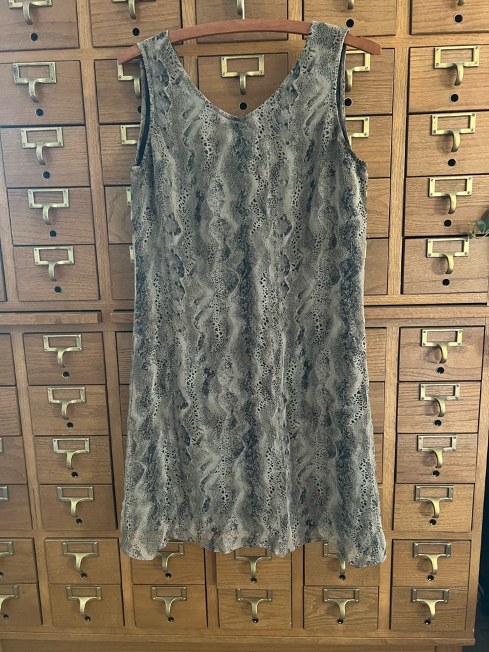 Vintage Robbie Bee black and tan 100% silk dress